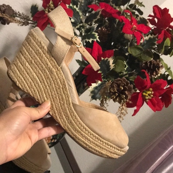 ๐ Splendid ๐ High Heel Wedges Shoes - Picture 2 of 6